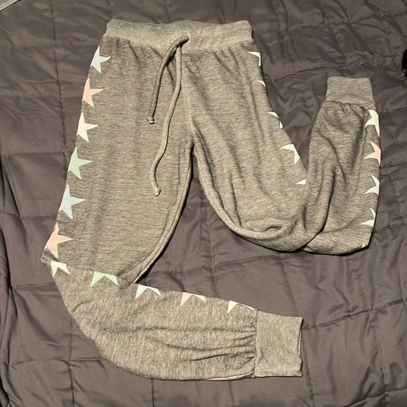 ⭐️Wildfox⭐️🦊Jogger Set EUC!  Loungewear Sweatsuit Gray w/ Stars Hoodie Size XS - Picture 10 of 12